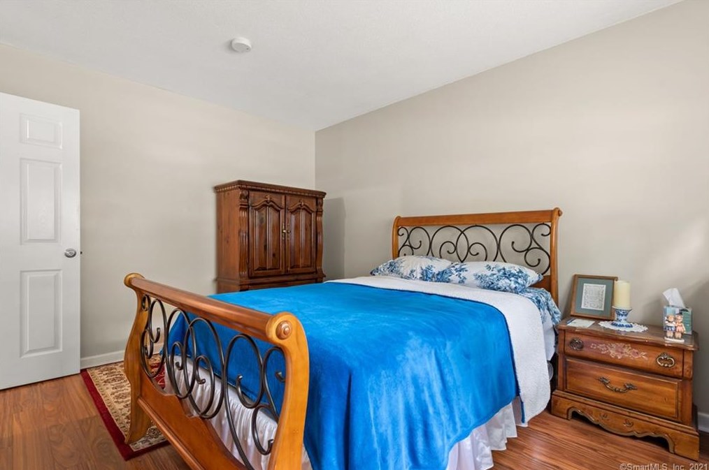 67 Deckert Dr, Plantsville CT  06479-1805 exterior