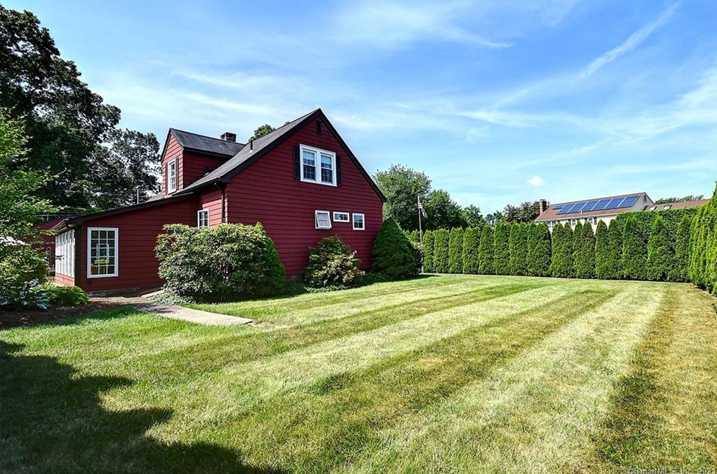 931 Prospect St, Hartford CT  06109-3547 exterior