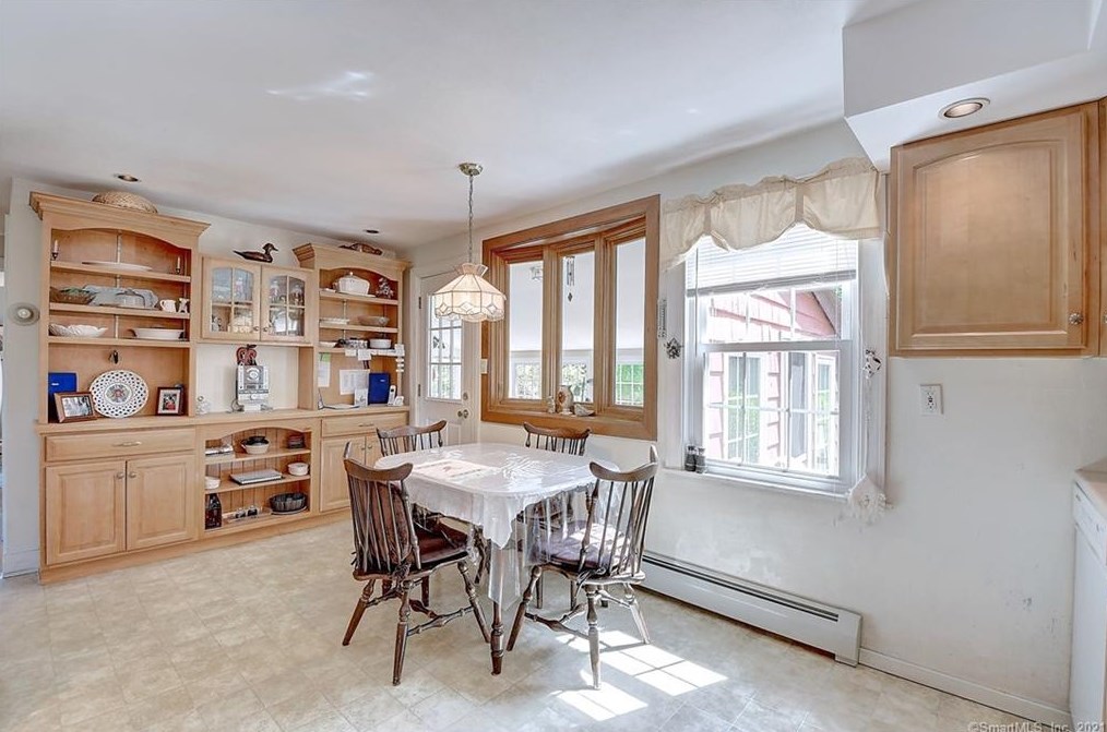 931 Prospect St, Hartford CT  06109-3547 exterior