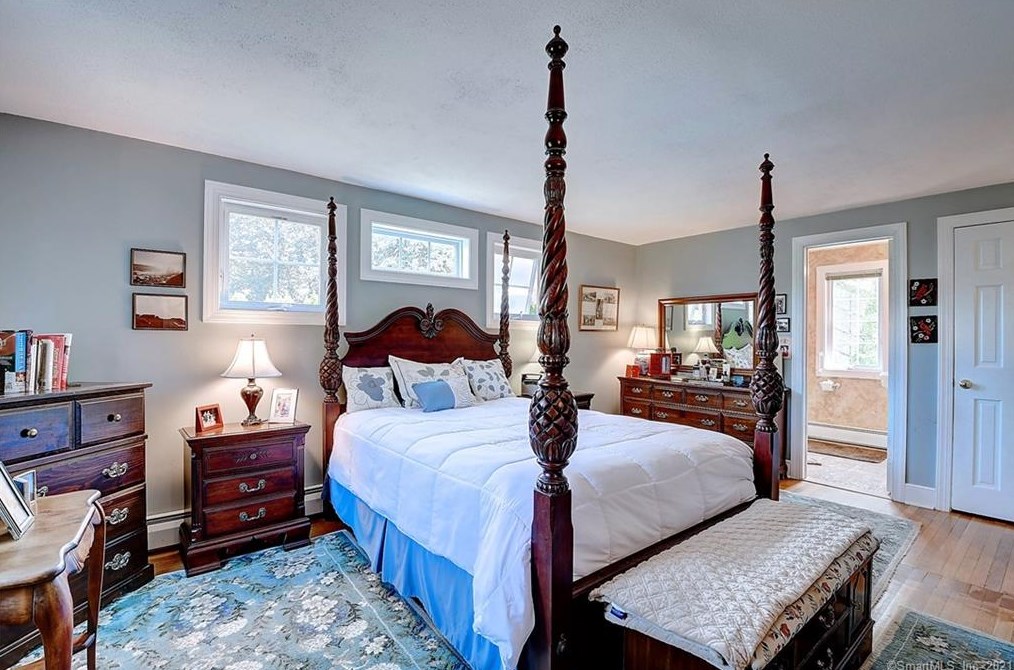 931 Prospect St, Hartford CT  06109-3547 exterior