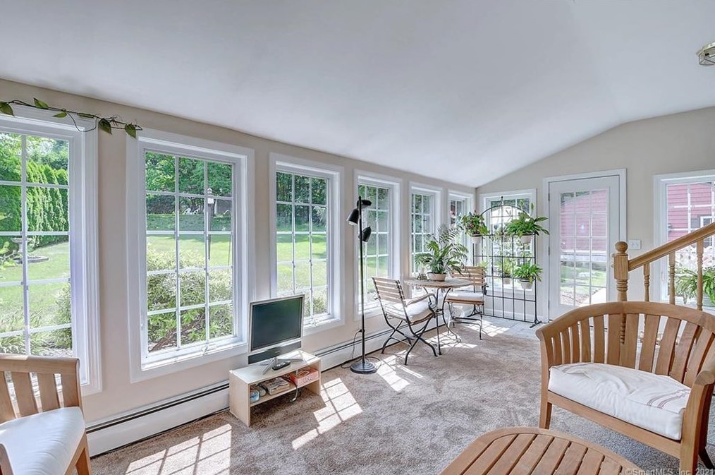 931 Prospect St, Hartford CT  06109-3547 exterior