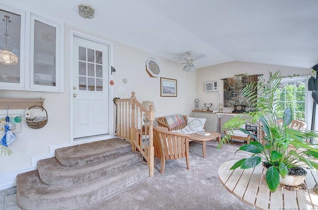 931 Prospect St, Hartford CT  06109-3547 exterior