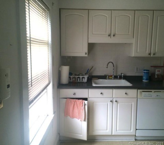 42 Grasmere Ave, Fairfield CT  06824-6135 exterior