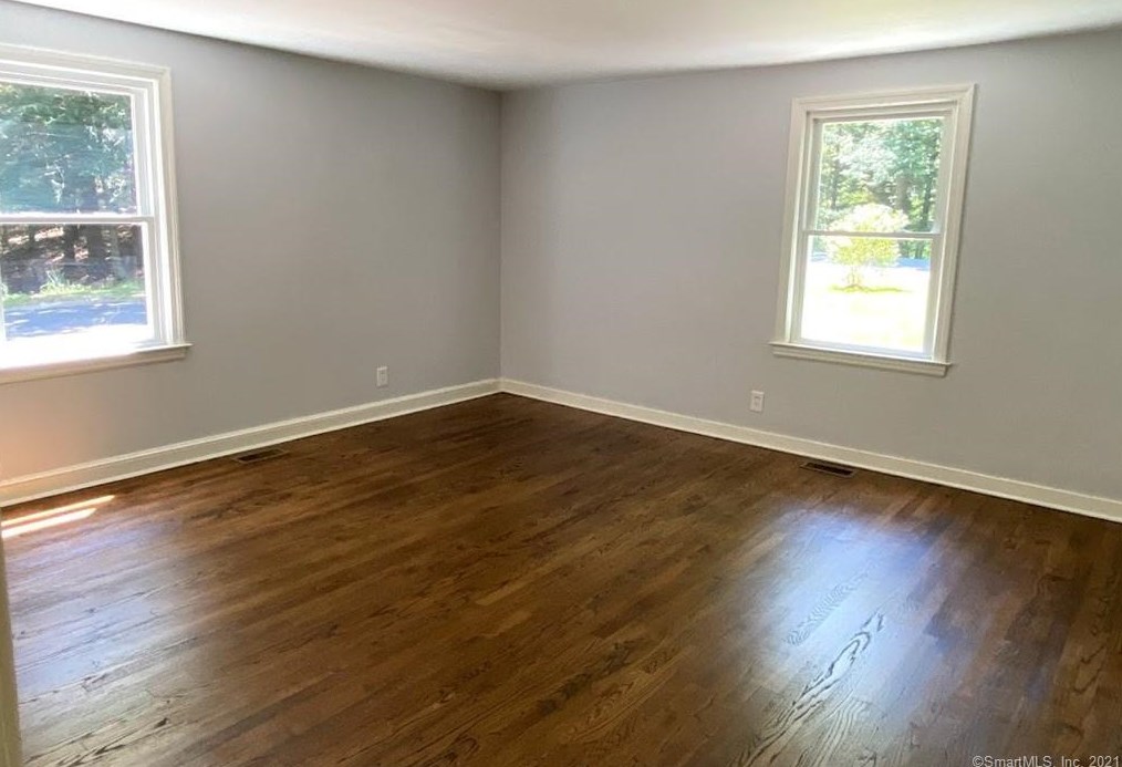 26 Crescent Way, Simsbury CT  06070-2306 exterior