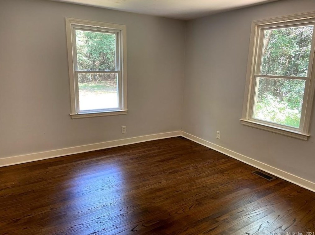 26 Crescent Way, Simsbury CT  06070-2306 exterior