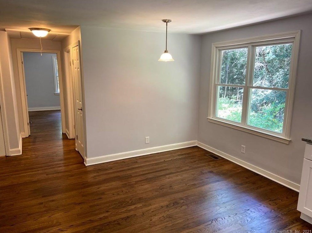 26 Crescent Way, Simsbury CT  06070-2306 exterior