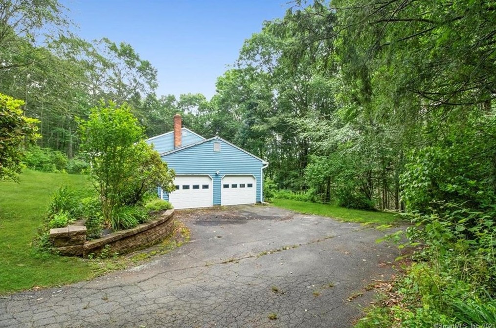 95 Ridge Rd, Madison CT  06443-2377 exterior
