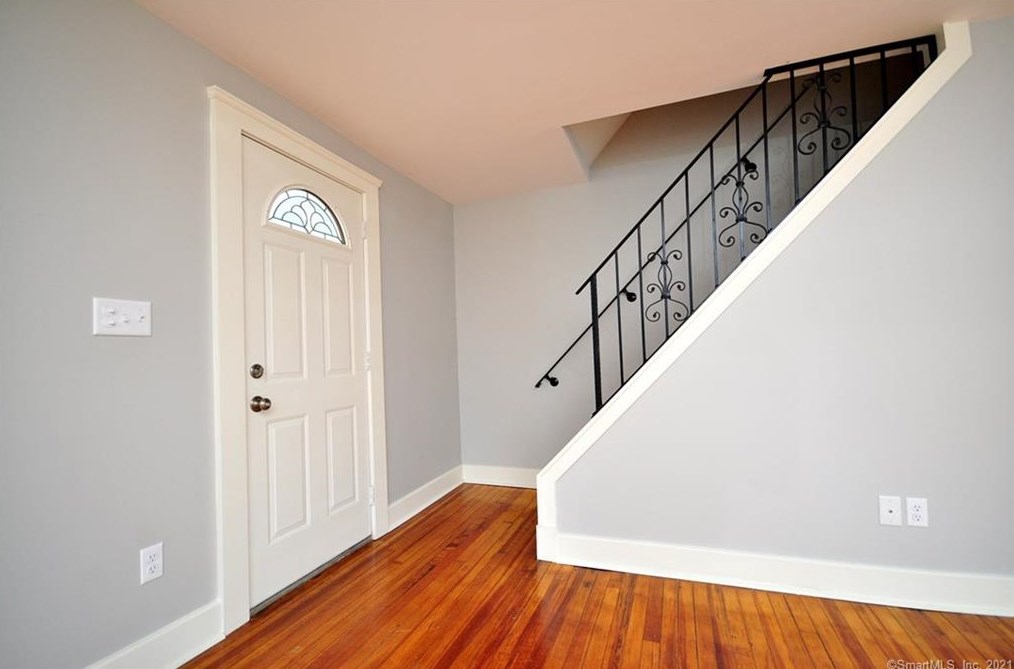 16 Hazelmeadow Pl, Simsbury CT  06070-2411 exterior