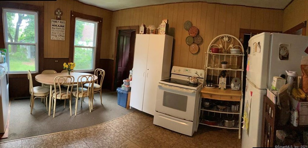 11 Prospect St, Pawcatuck CT  06379-2217 exterior