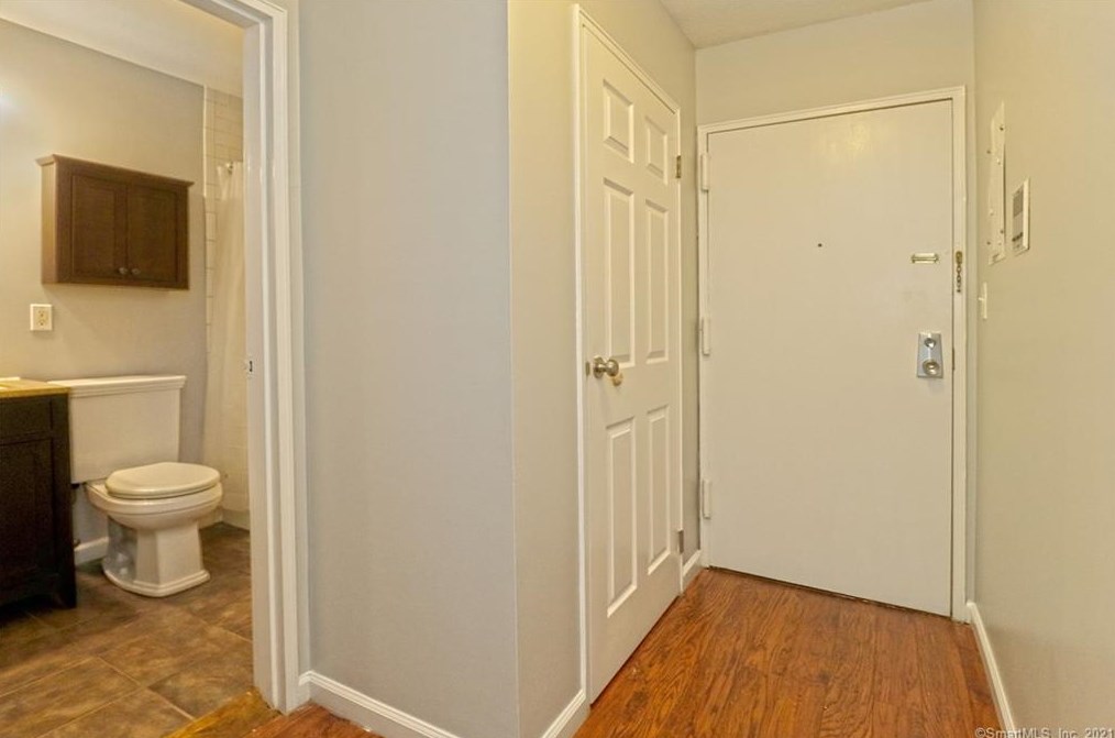 1168 Main St, Stratford CT  06615-7063 exterior