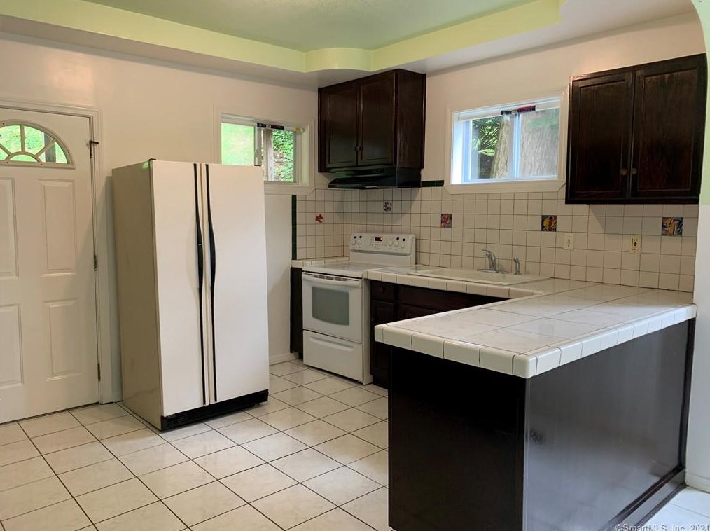 26 White St, Winsted CT  06098-2134 exterior