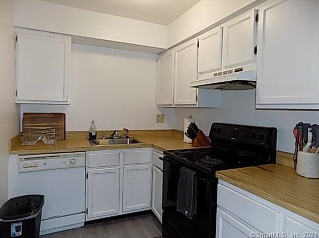69 Aspetuck Vlg, Northville CT  06776-5617 exterior