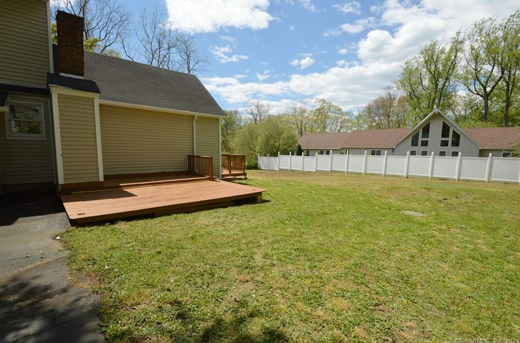 426 Jones Hill Rd, New Haven CT  06516-6720 exterior