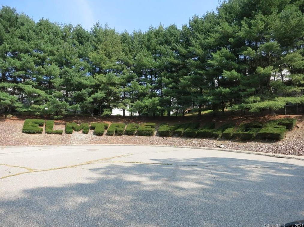 29 Kathleen Dr, Chestnut Hill CT  06226-1235 exterior