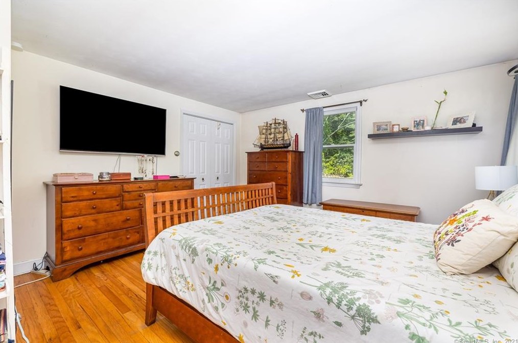 9 Pine Hill Rd, Granby, CT 06035