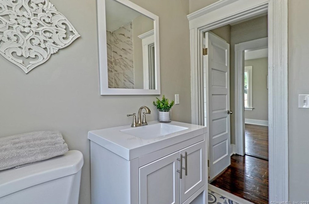 65 Burritt Ave, Stratford CT  06615-5657 exterior