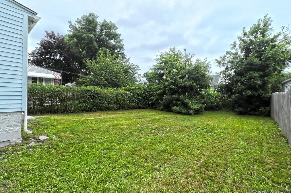 65 Burritt Ave, Stratford CT  06615-5657 exterior