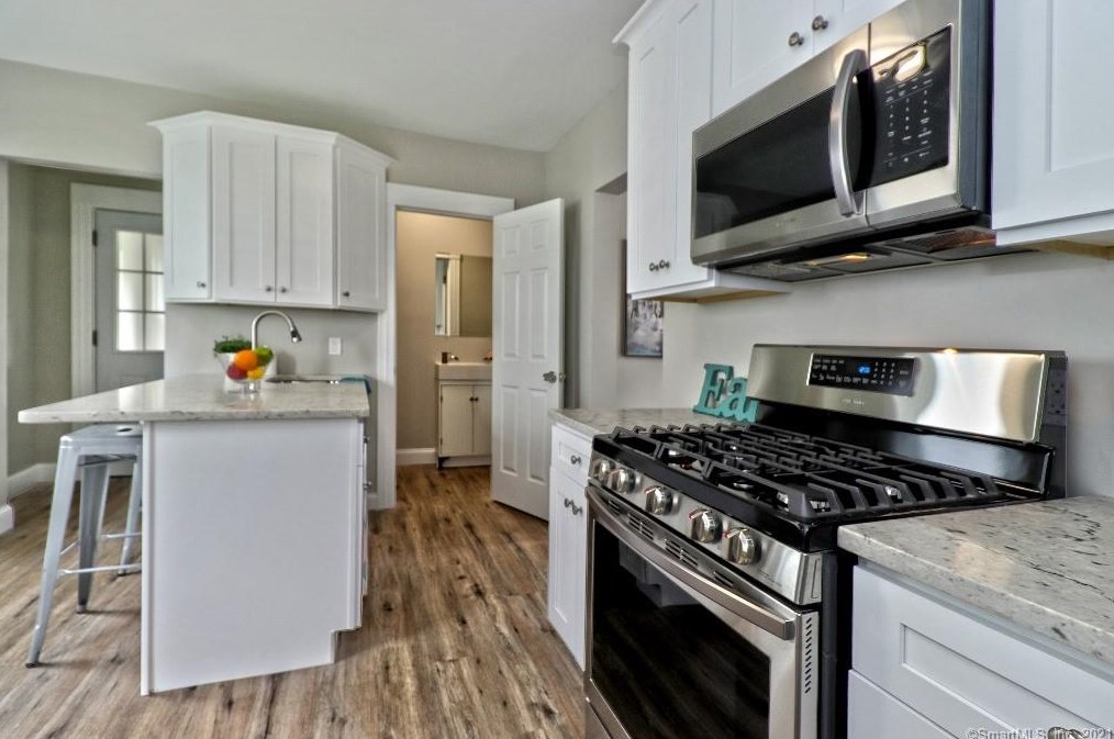 65 Burritt Ave, Stratford CT  06615-5657 exterior