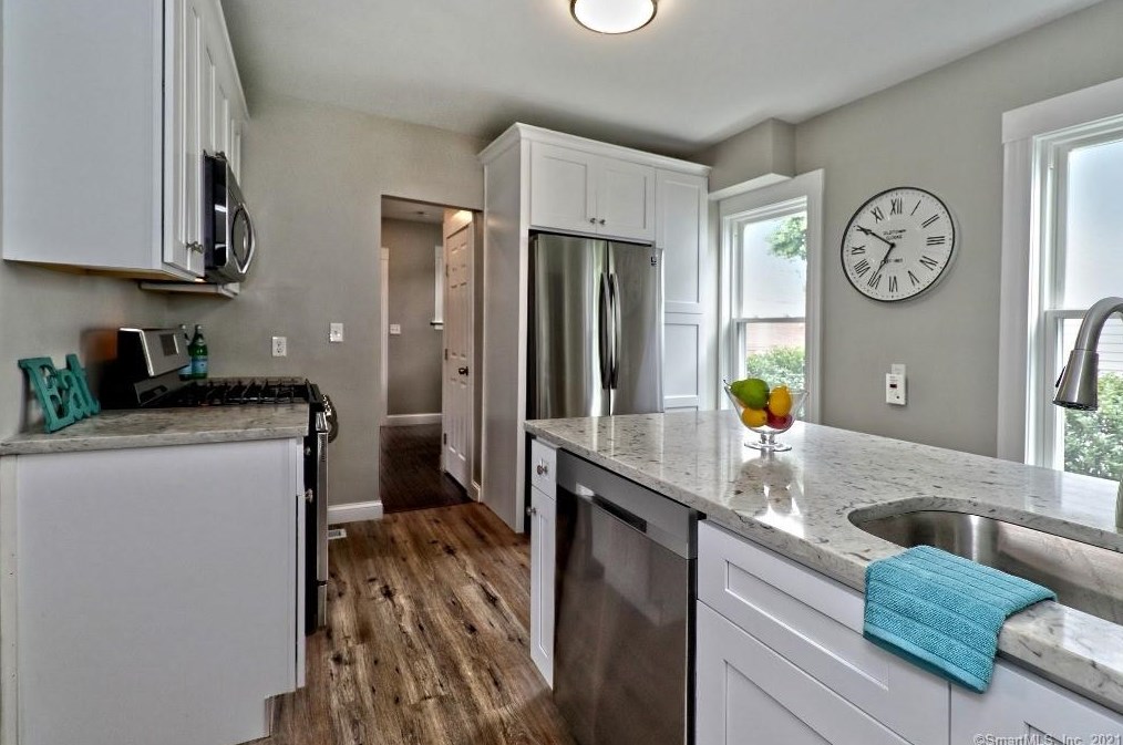 65 Burritt Ave, Stratford CT  06615-5657 exterior