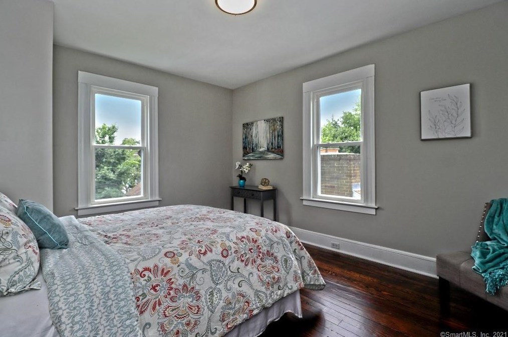 65 Burritt Ave, Stratford CT  06615-5657 exterior