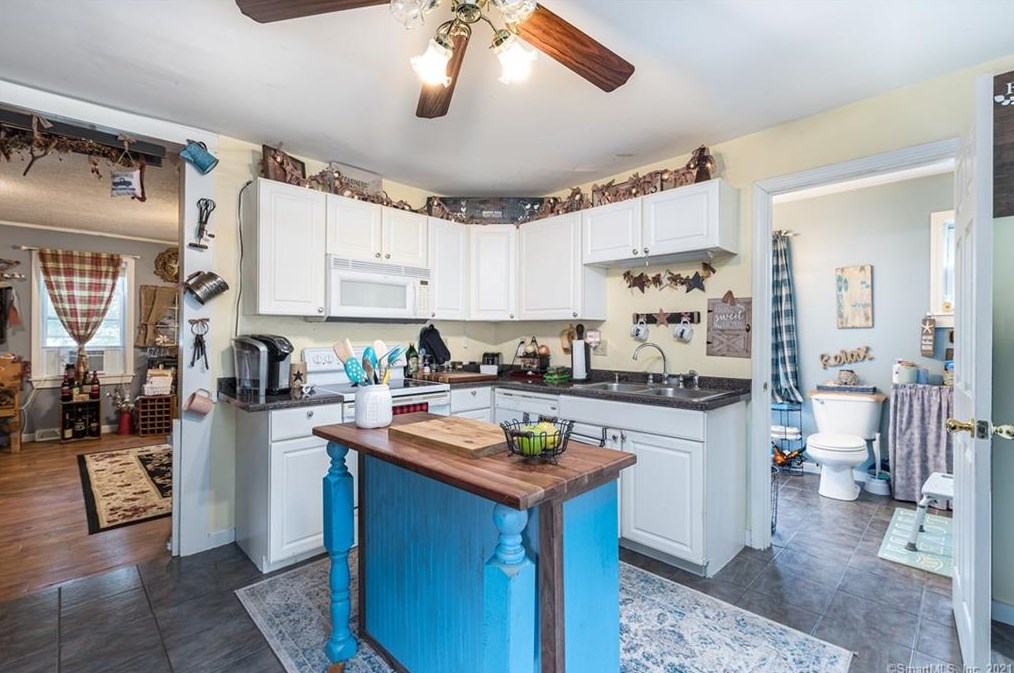 57 Community Ave, Plainfield CT  06374-1321 exterior