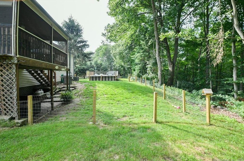 211 Longview Ter, Union City CT  06770-3462 exterior