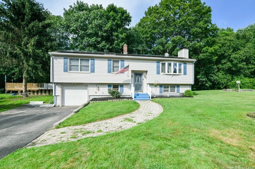 211 Longview Ter, Union City CT  06770-3462 exterior