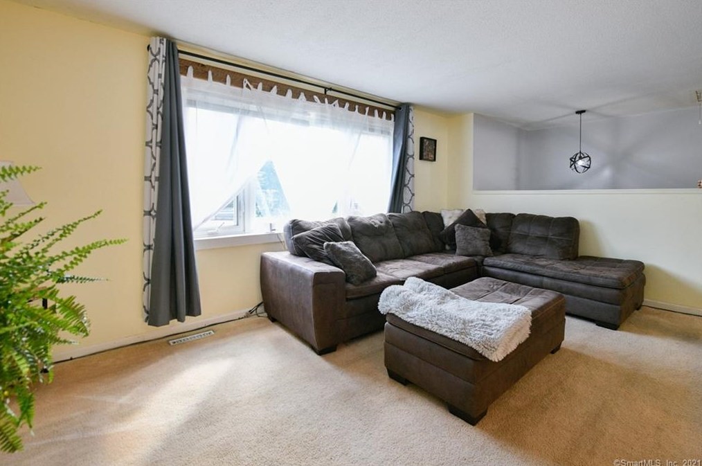 211 Longview Ter, Union City CT  06770-3462 exterior