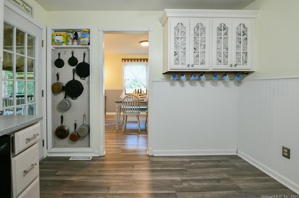 211 Longview Ter, Union City CT  06770-3462 exterior