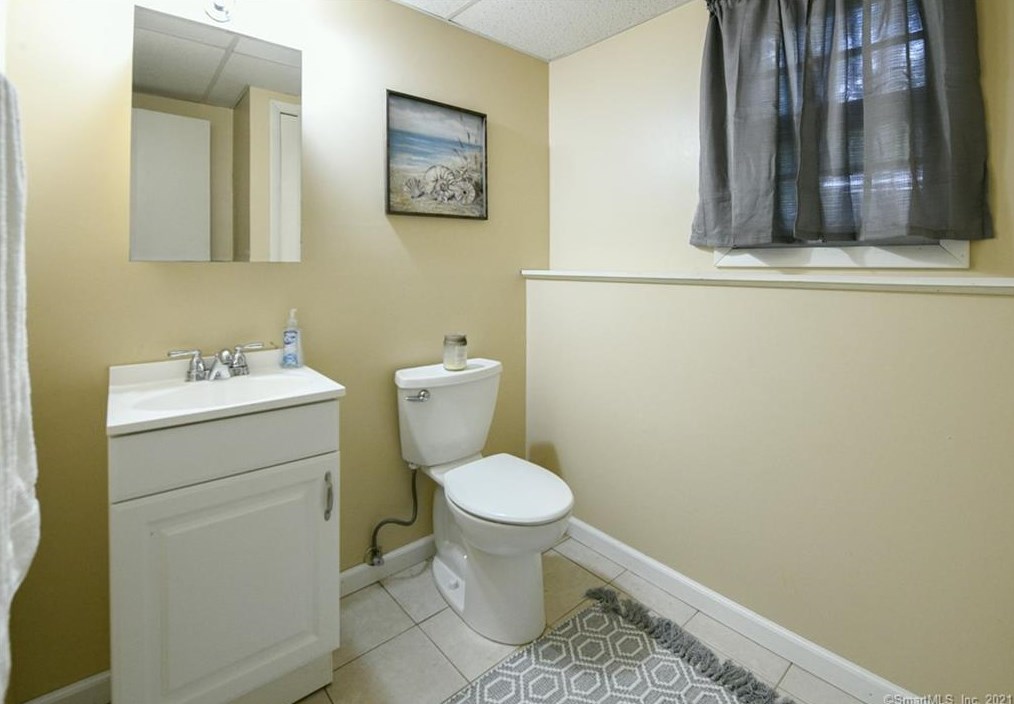 211 Longview Ter, Union City CT  06770-3462 exterior