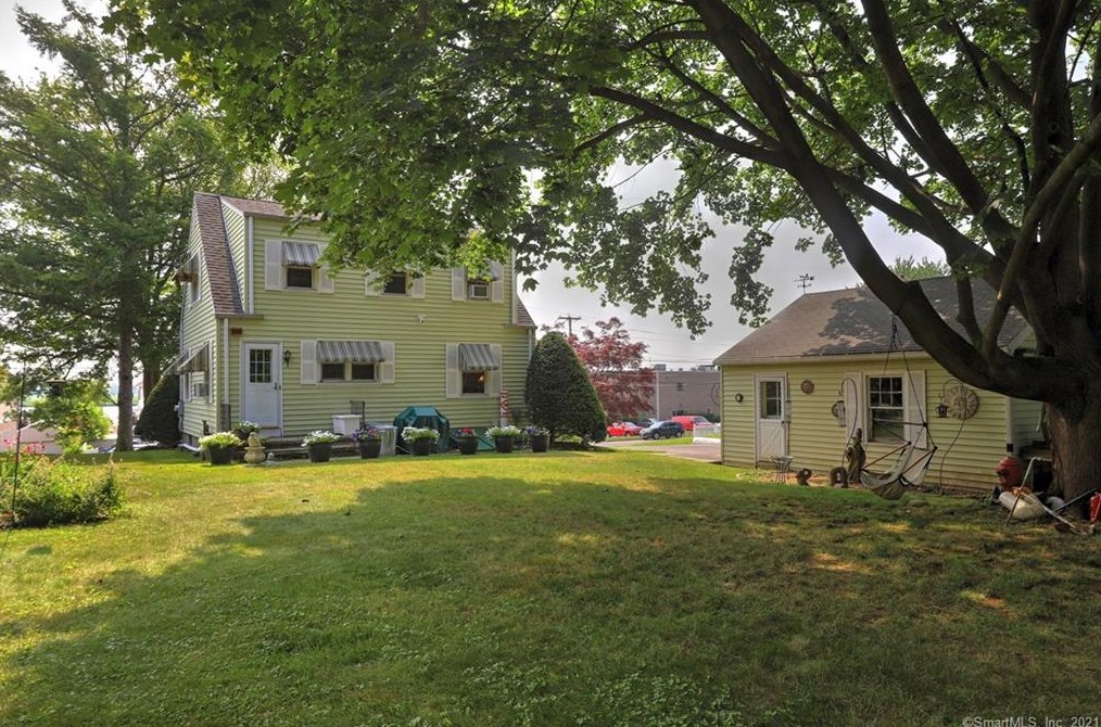 75 Housatonic Ave, Stratford CT  06615-6089 exterior