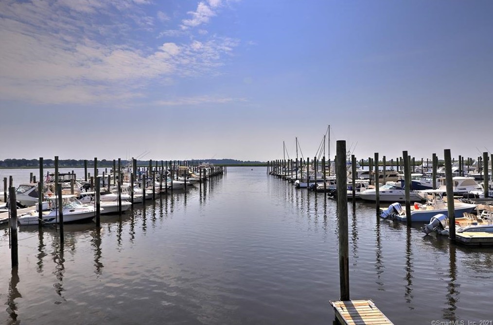 75 Housatonic Ave, Stratford CT  06615-6089 exterior