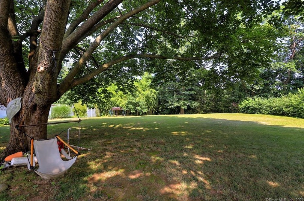 75 Housatonic Ave, Stratford CT  06615-6089 exterior