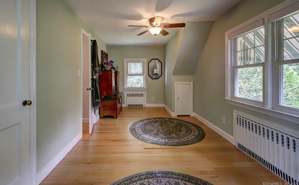 75 Housatonic Ave, Stratford CT  06615-6089 exterior