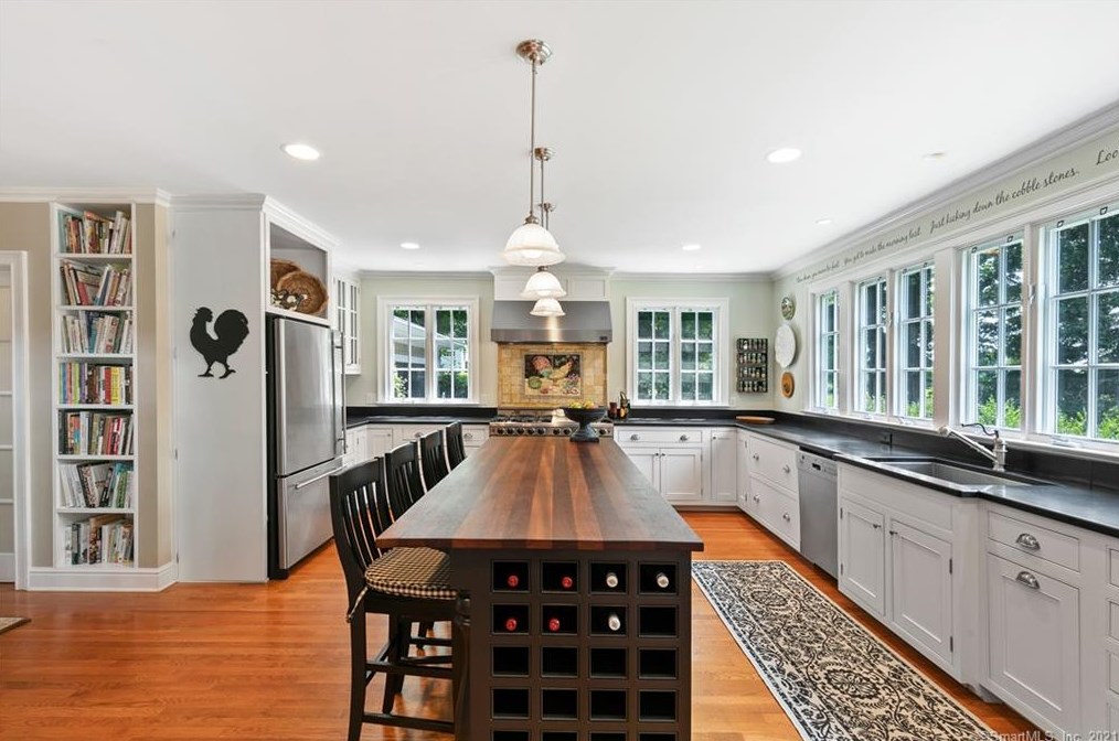 9 Gallows Hill Road Ext, West Redding CT  06896-1403 exterior