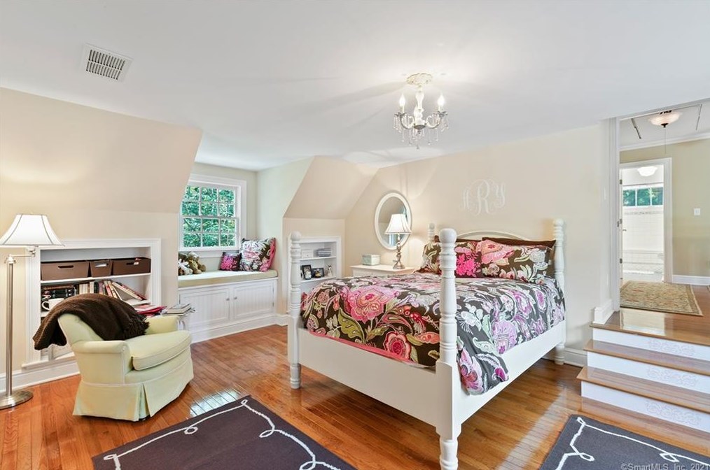 9 Gallows Hill Road Ext, West Redding CT  06896-1403 exterior