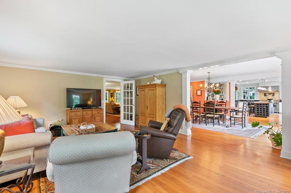 9 Gallows Hill Road Ext, West Redding CT  06896-1403 exterior