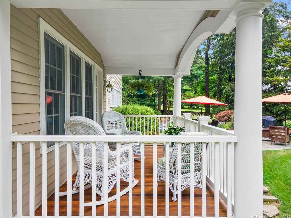 9 Gallows Hill Road Ext, West Redding CT  06896-1403 exterior