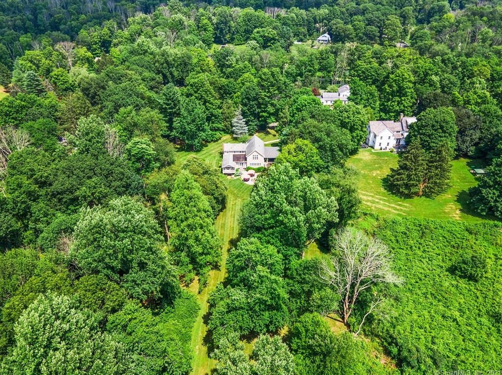 9 Gallows Hill Road Ext, West Redding CT  06896-1403 exterior