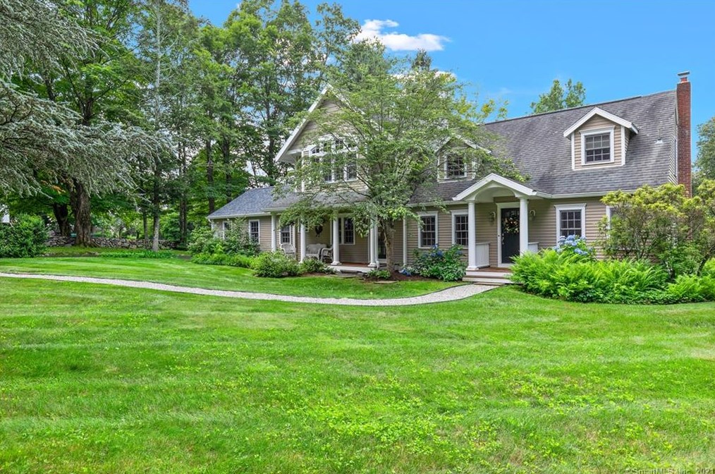 9 Gallows Hill Road Ext, West Redding CT  06896-1403 exterior