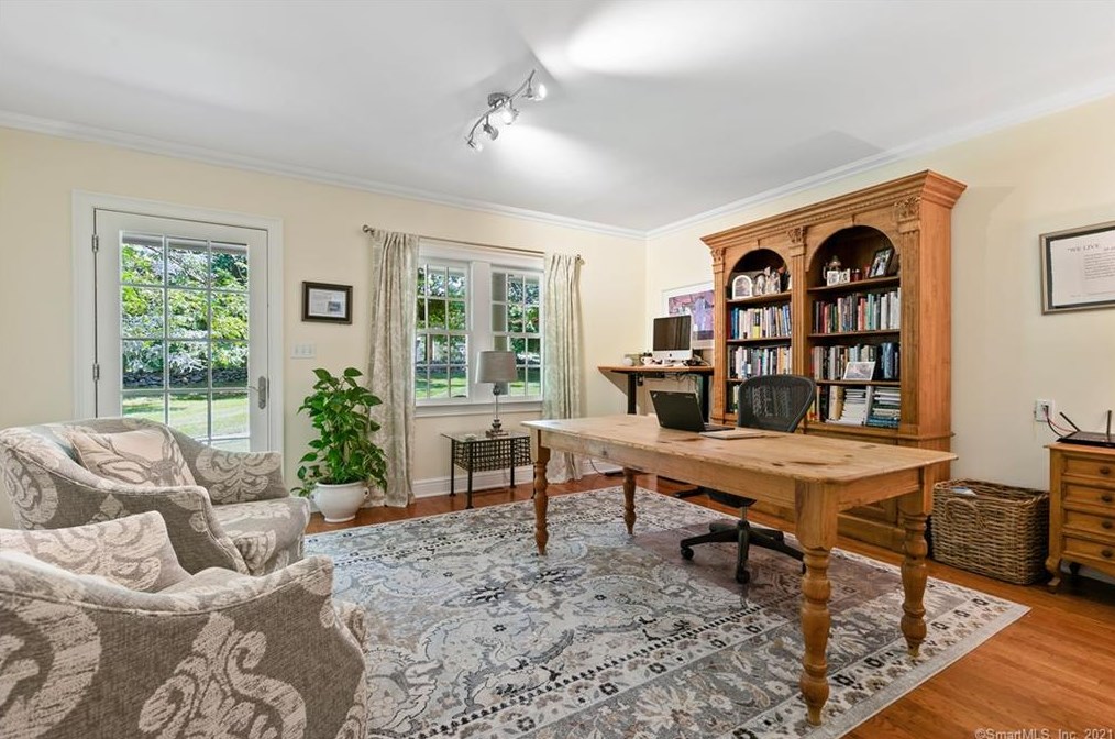 9 Gallows Hill Road Ext, West Redding CT  06896-1403 exterior