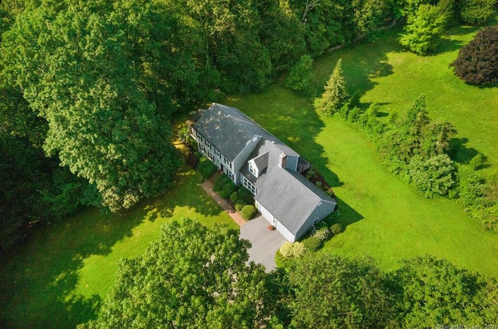161 Race Hill Rd, Madison CT  06443-1692 exterior