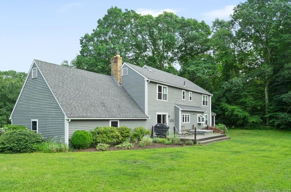 161 Race Hill Rd, Madison CT  06443-1692 exterior