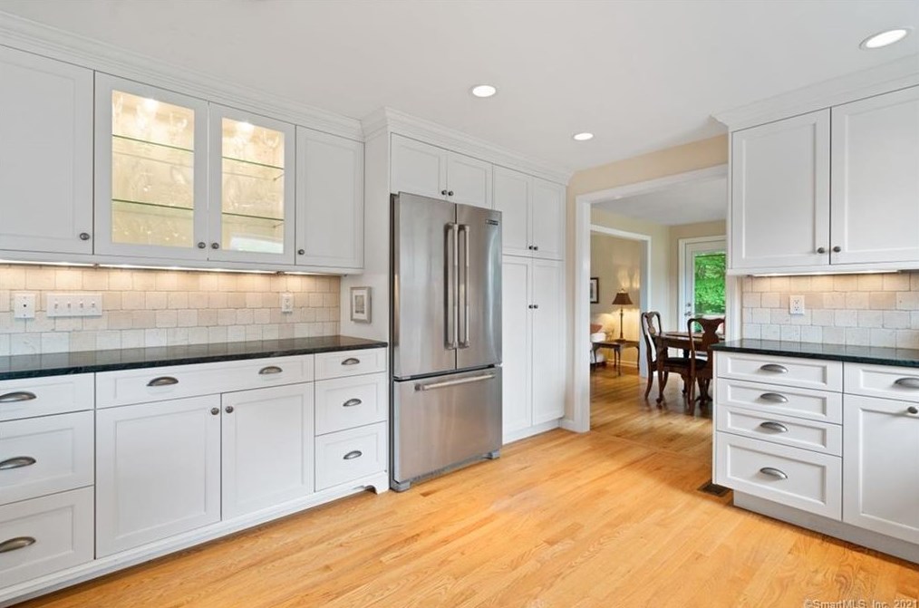 161 Race Hill Rd, Madison CT  06443-1692 exterior