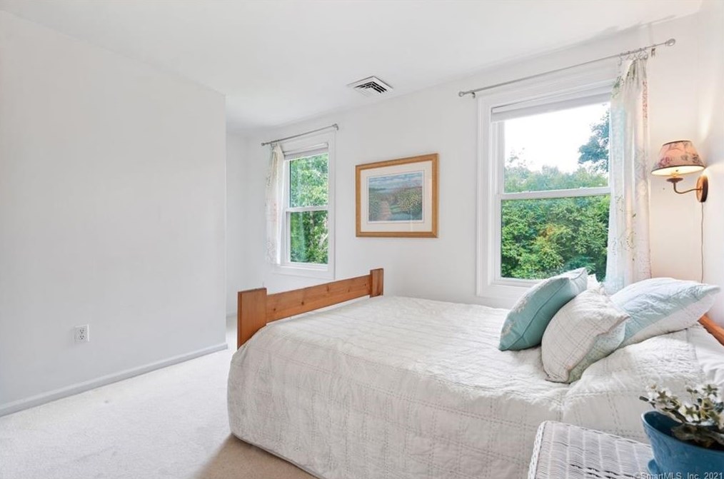 161 Race Hill Rd, Madison CT  06443-1692 exterior