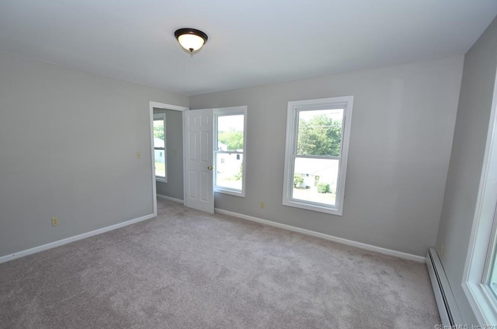 28 Snipsic St, Vernon CT  06066-3340 exterior