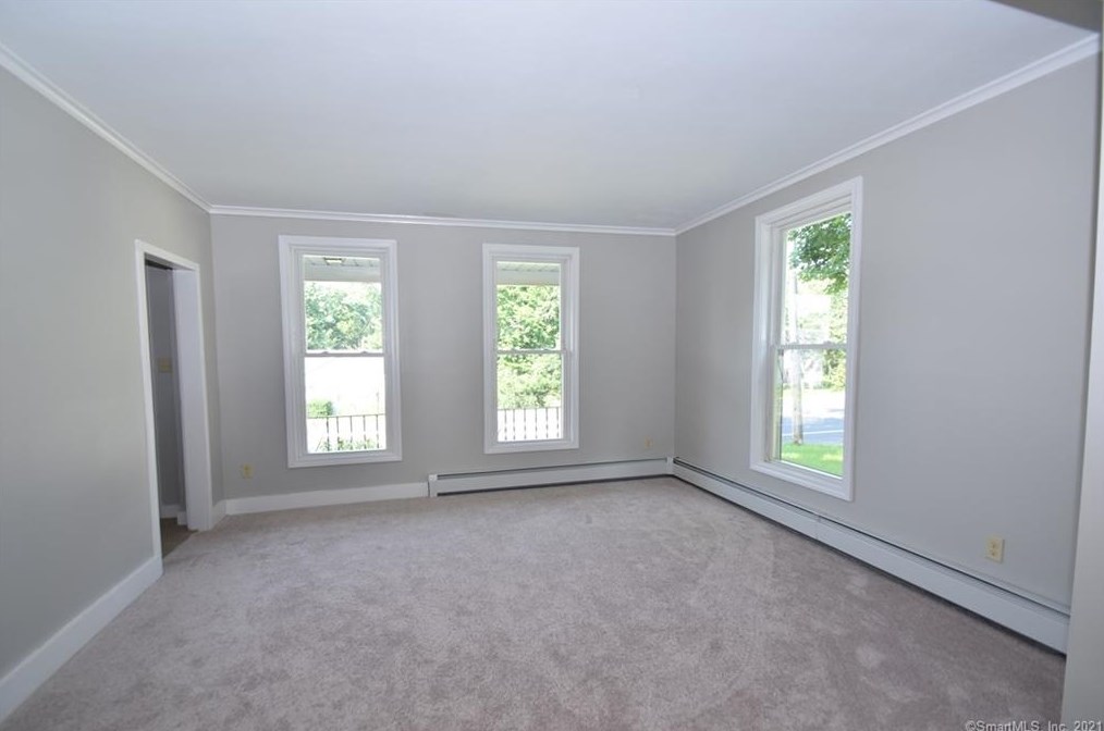 28 Snipsic St, Vernon CT  06066-3340 exterior