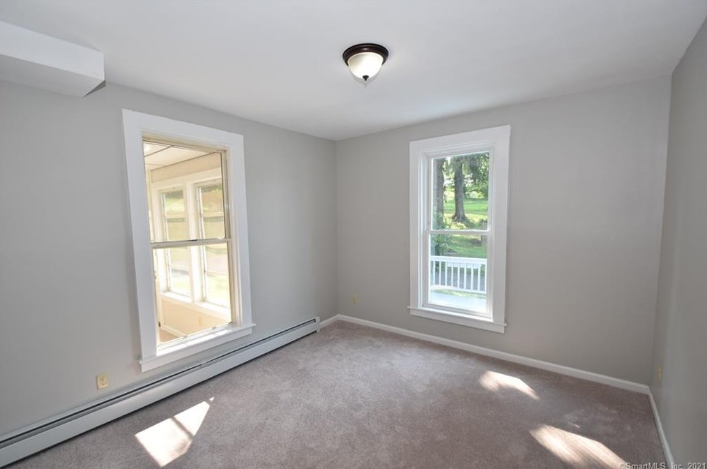 28 Snipsic St, Vernon CT  06066-3340 exterior