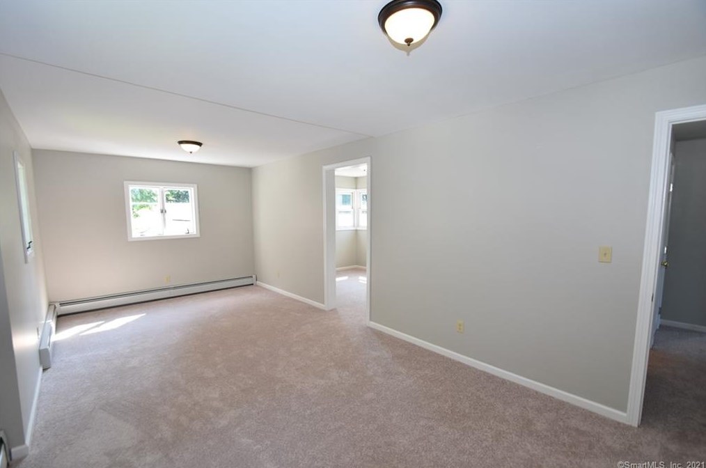 28 Snipsic St, Vernon CT  06066-3340 exterior