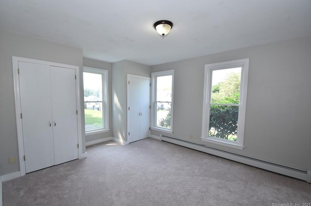 28 Snipsic St, Vernon CT  06066-3340 exterior
